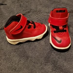 Toddler nike shoes